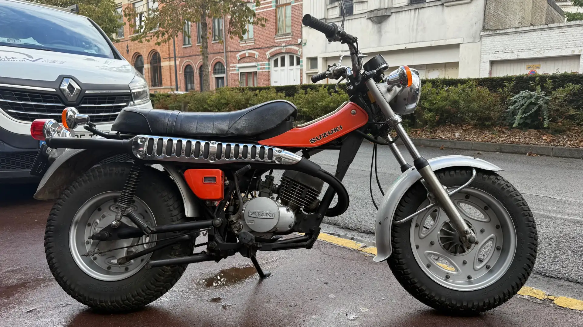 Suzuki VanVan 125 Orange - 1
