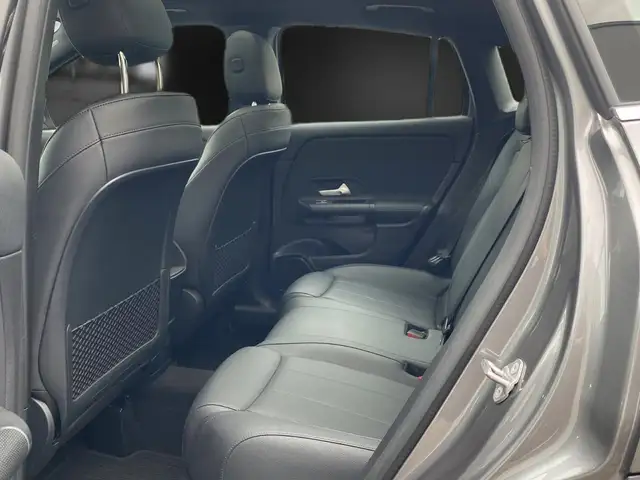 Mercedes-Benz 250 view 17