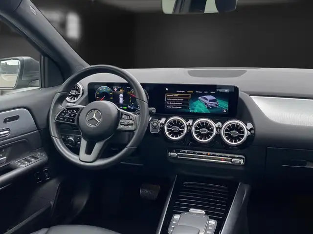 Mercedes-Benz 250 view 13