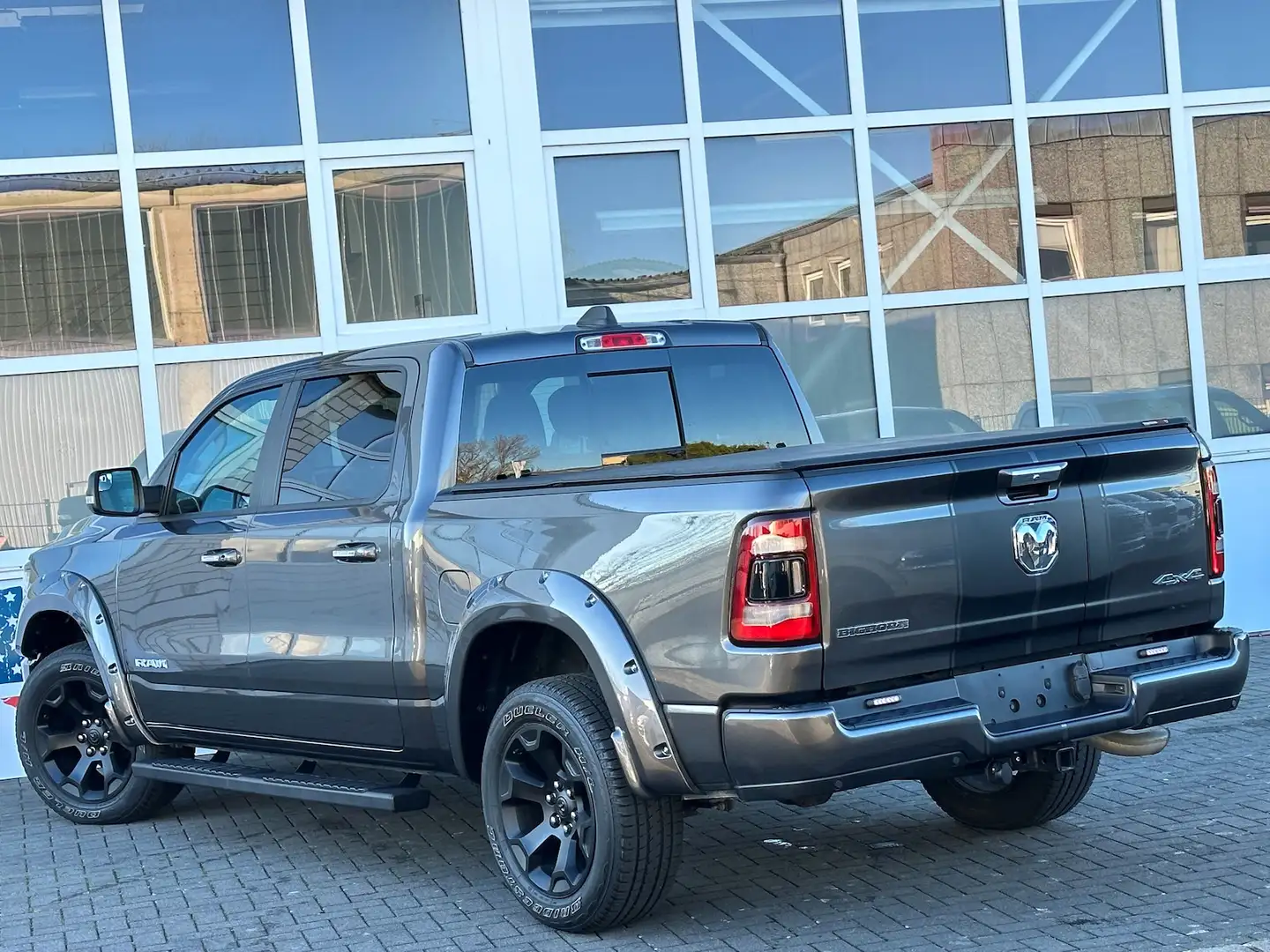 Dodge RAM 1500 E-Torque 4x4 Pano LED 12´´Displ. PDC Gris - 1