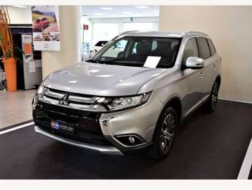 Outlander III 2016 2.2 Insport 2wd 7p.ti