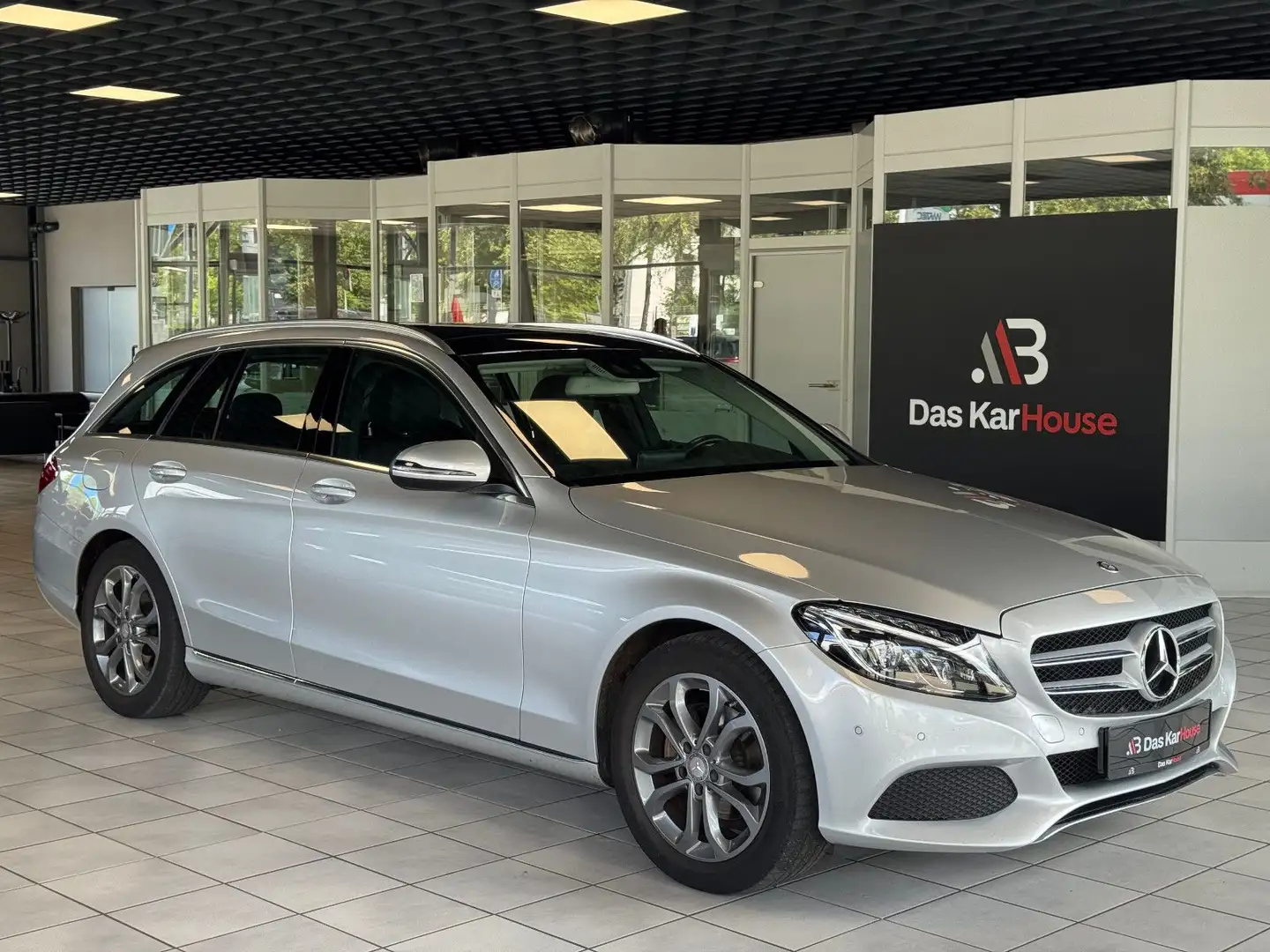 Mercedes-Benz C 180 T CGI Avantgarde · Pano · LED · Silber - 1