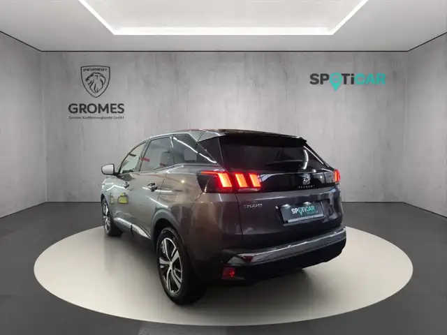Peugeot 3008 view 5