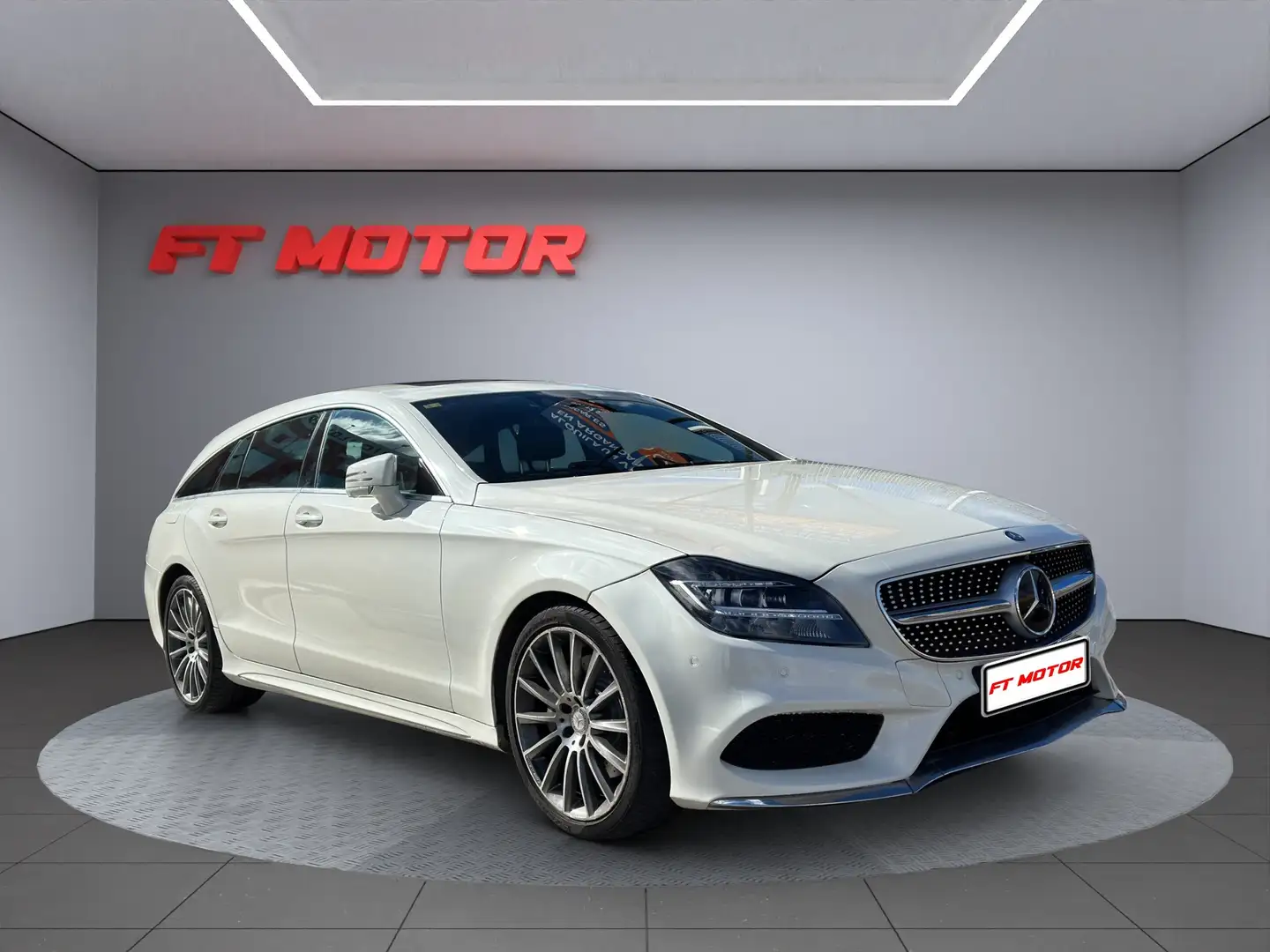 Mercedes-Benz CLS 350 Shooting Brake 350d Aut. Blanc - 1