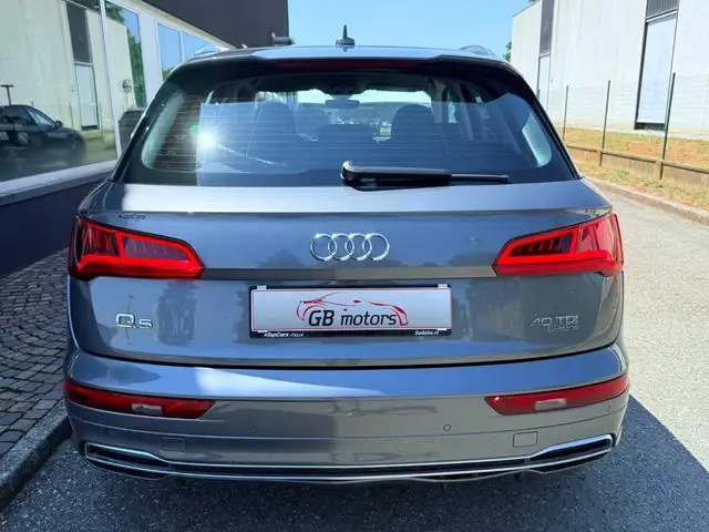 Audi Q5 view 6