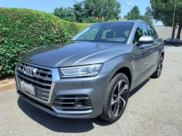 Audi Q5 view 2