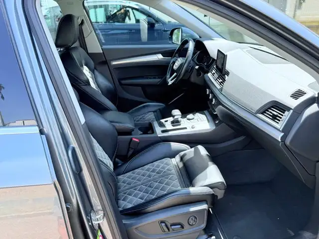 Audi Q5 view 13