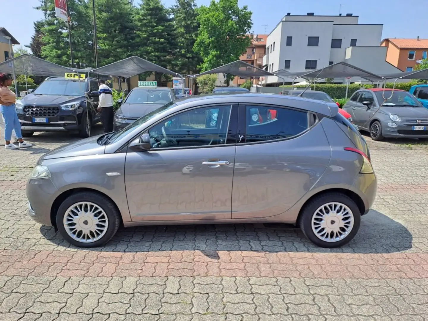 Lancia Ypsilon 1.2 69 CV 5 porte Gold Grigio - 2