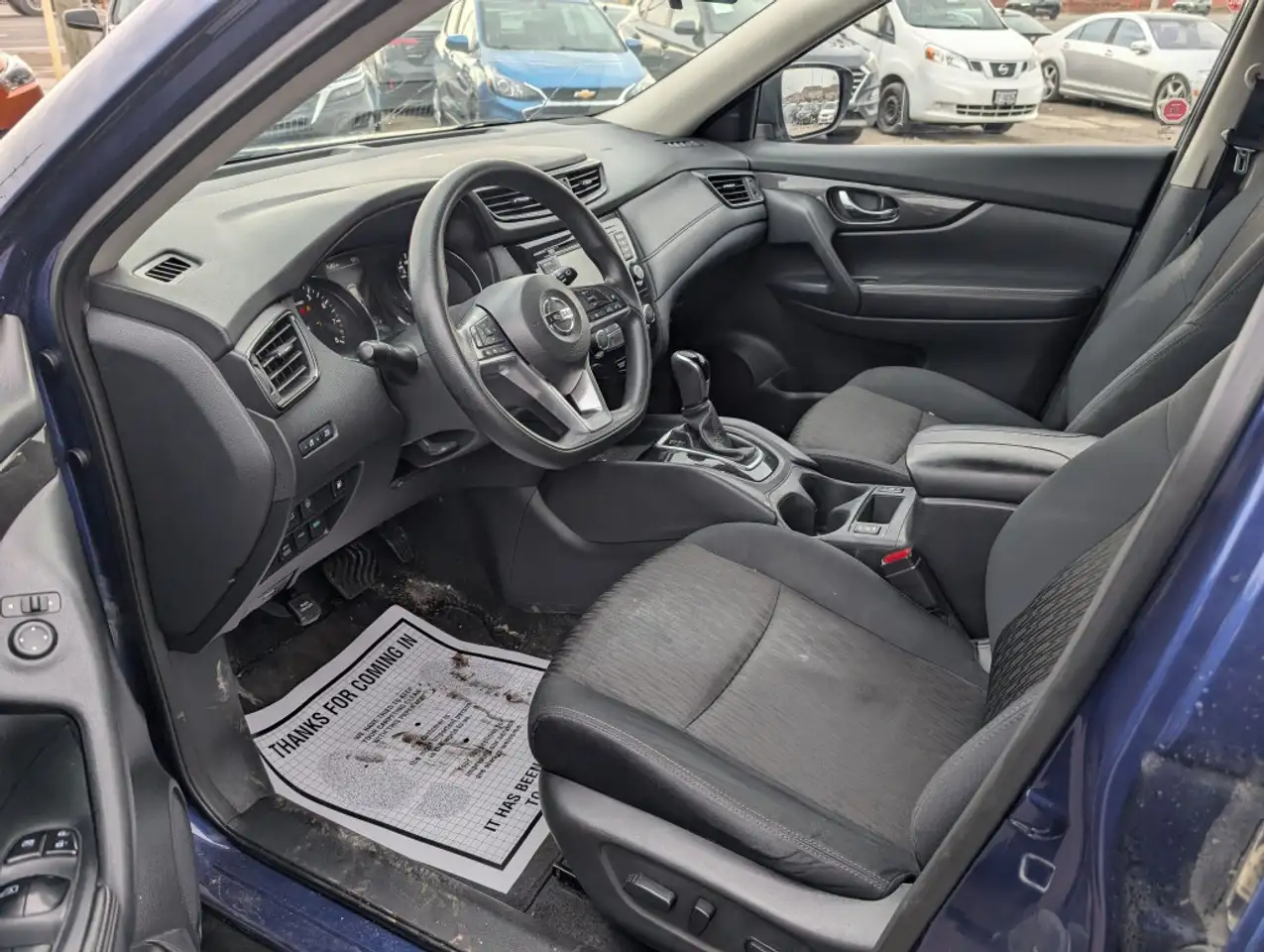 Nissan Rogue снимка Nissan Rogue