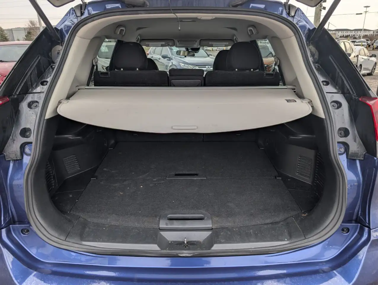 Nissan Rogue снимка Nissan Rogue