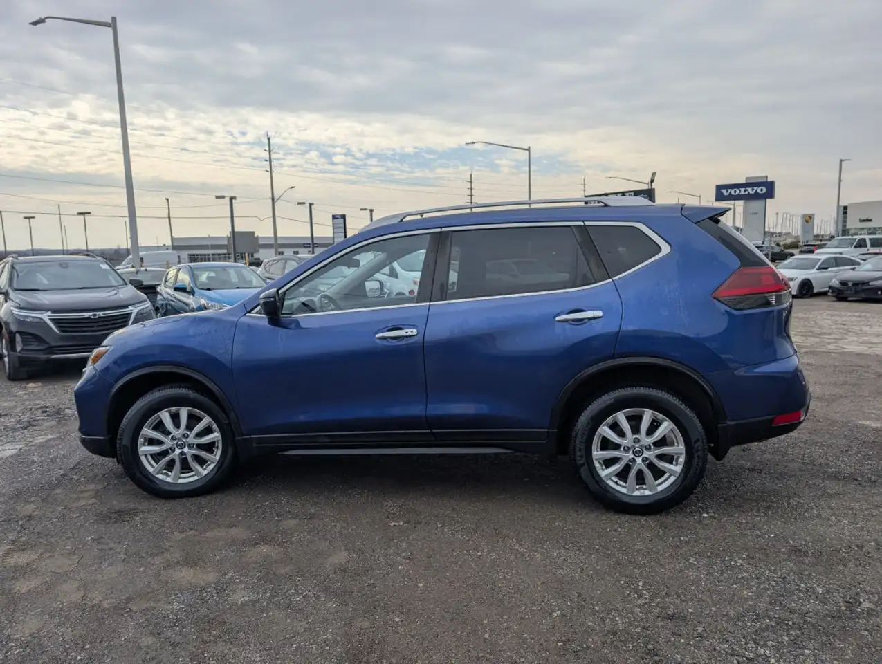 Nissan Rogue снимка Nissan Rogue