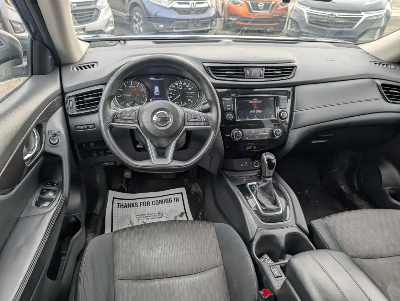 Nissan Rogue снимка Nissan Rogue
