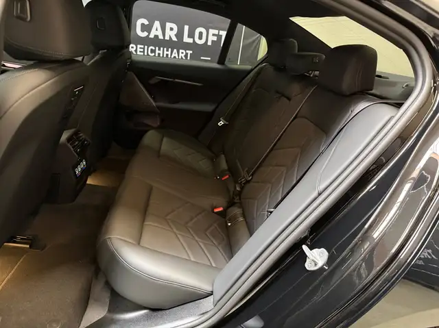 BMW 5 Series view 17