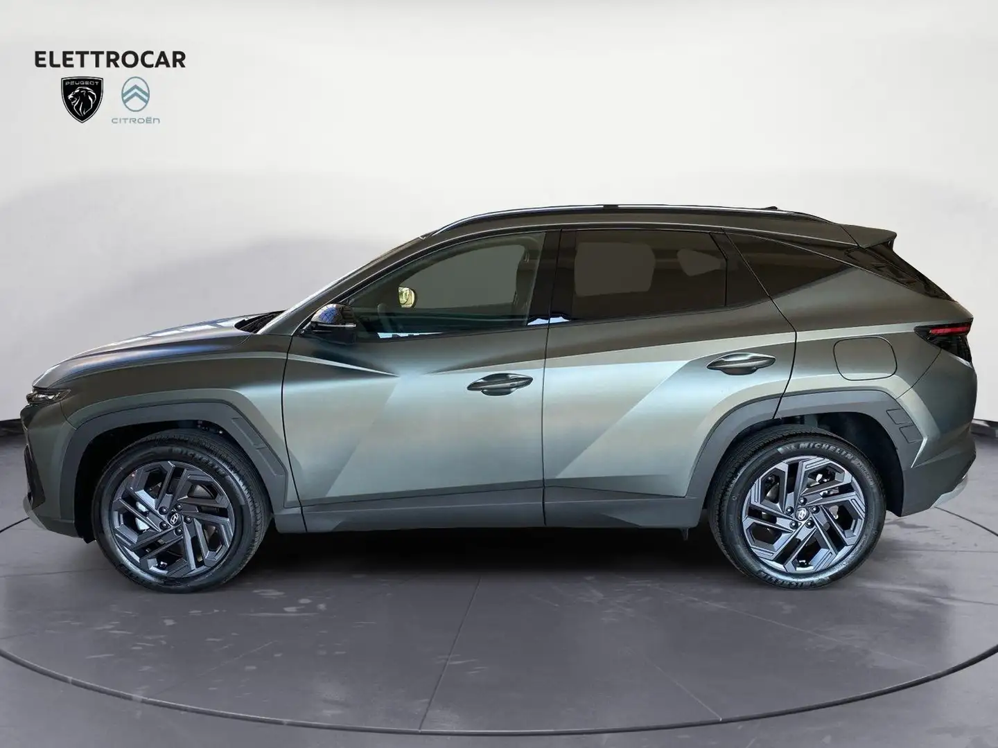 Hyundai TUCSON 1.6 HEV aut. Exellence 20° anniversario 2wd Verde - 2