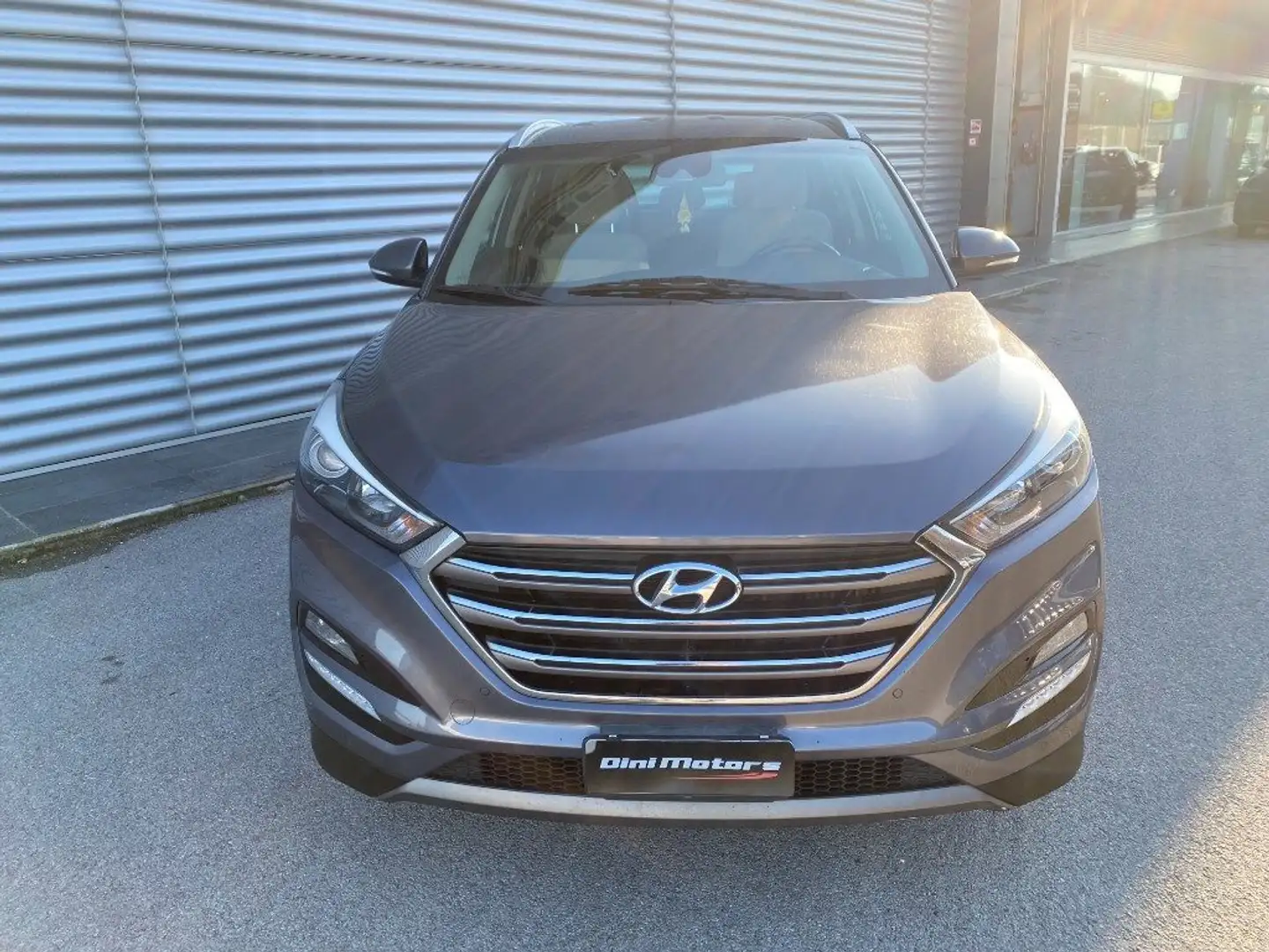 Hyundai TUCSON 1.7 CRDi XPossible, NAVIGATORE, TELECAMERA Grau - 2