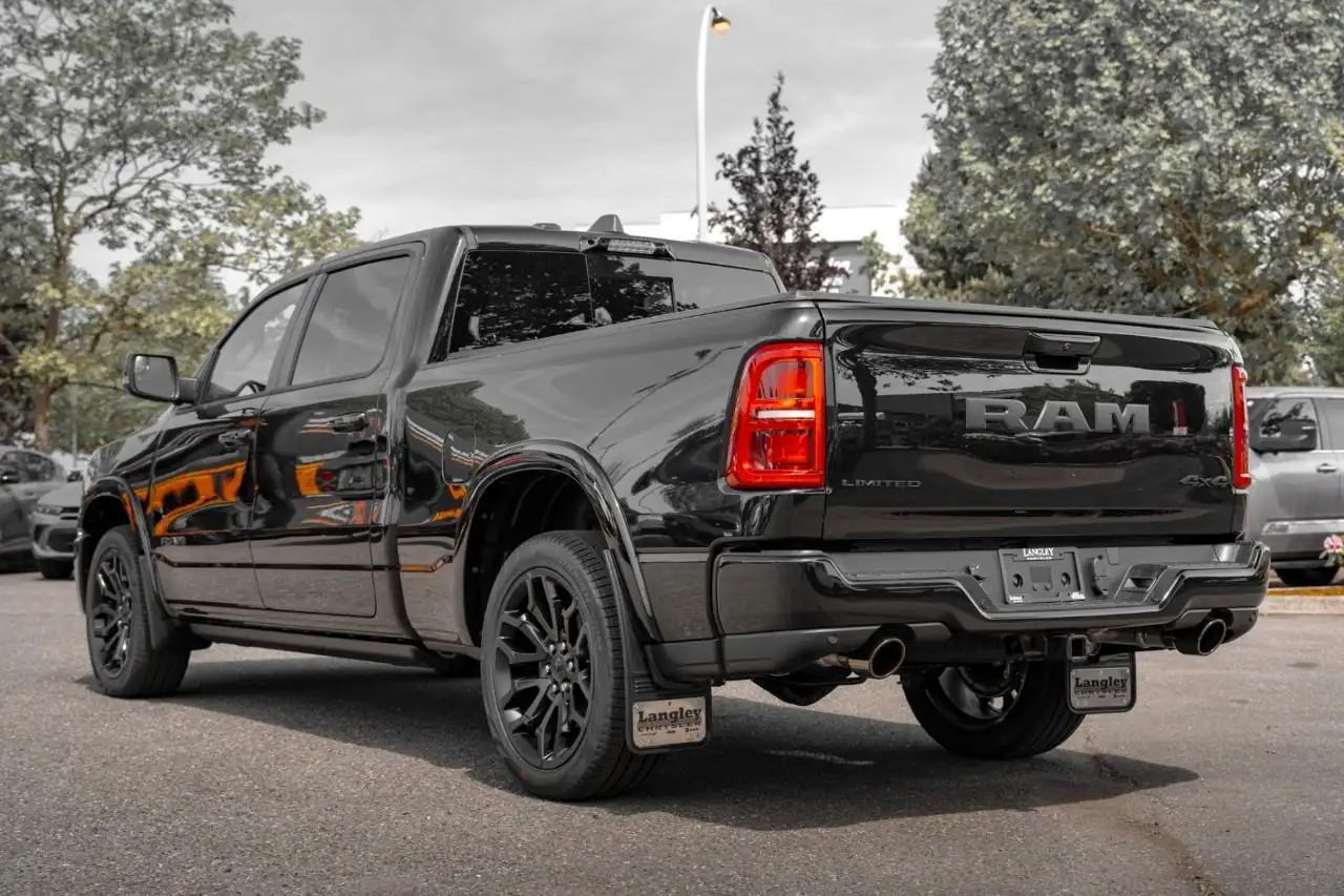 RAM 1500 снимка RAM 1500