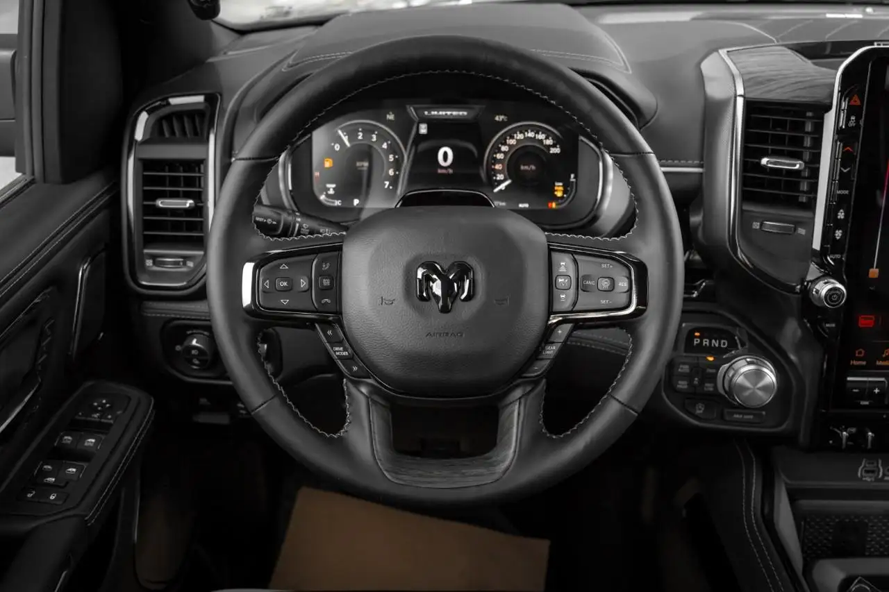 RAM 1500 снимка RAM 1500