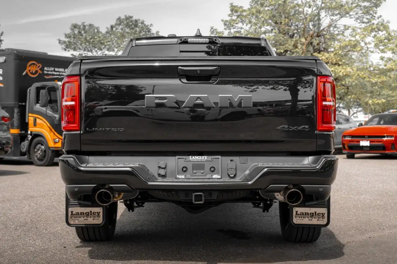 RAM 1500 снимка RAM 1500