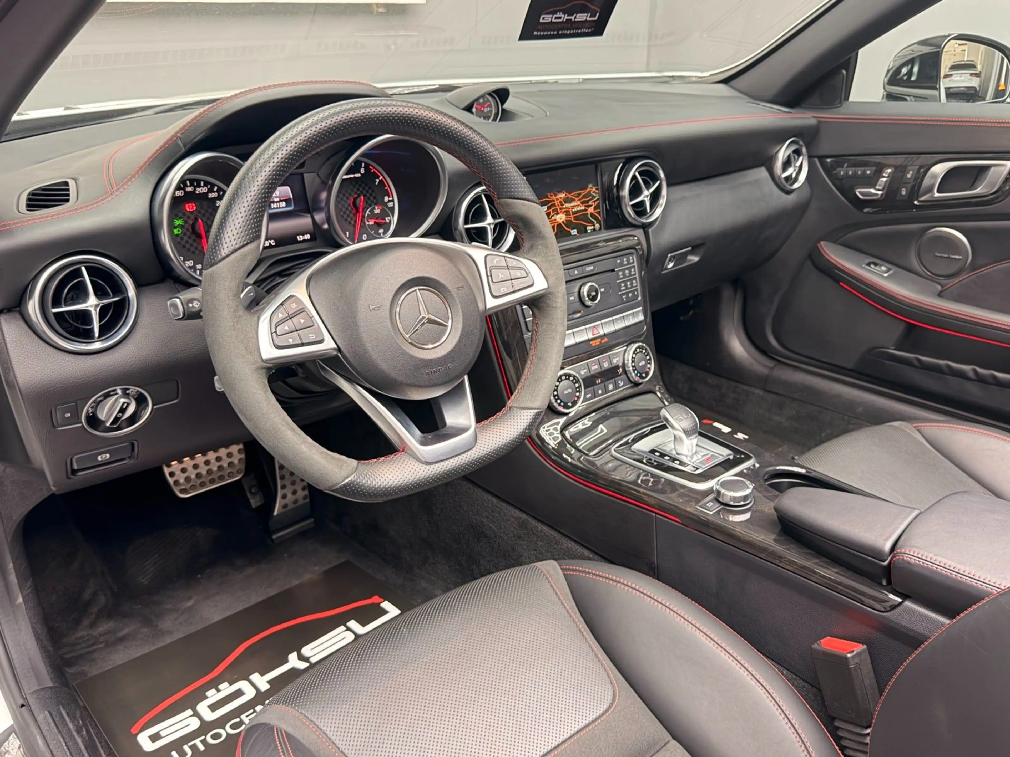 Mercedes-Benz SLC 43 AMG *Pano*MagicSky*Night*H&K*Airscarf*RFK* — photo 10