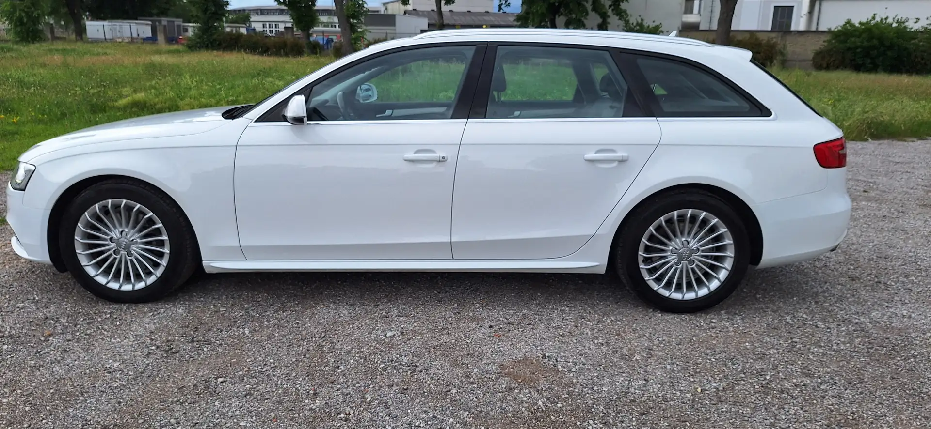 Audi A4 A4 Avant 2,0 TDI Intense Intense Weiß - 1