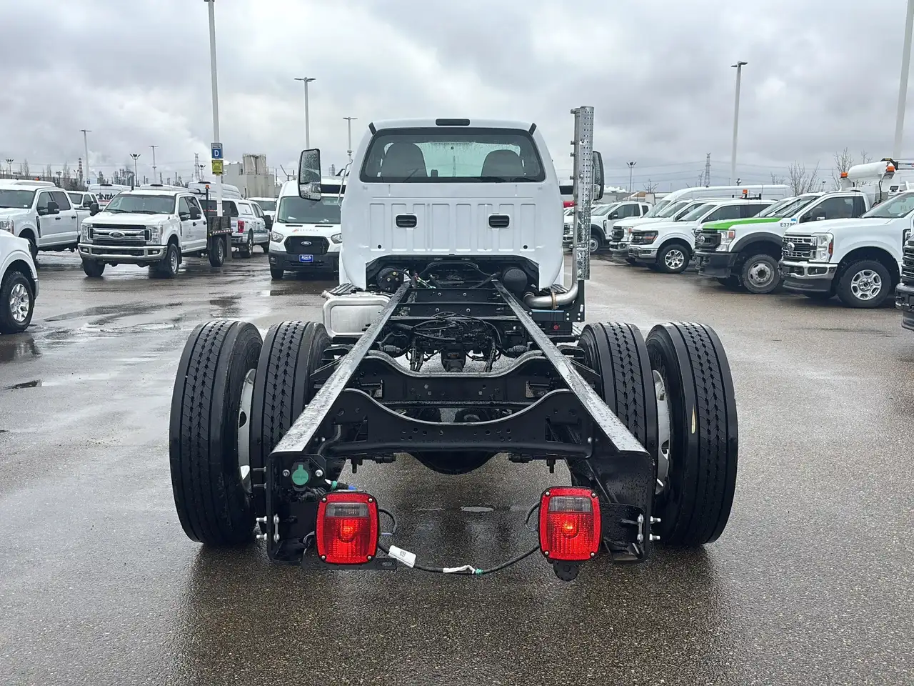 Ford F-650 Super Duty снимка Ford F-650 Super Duty