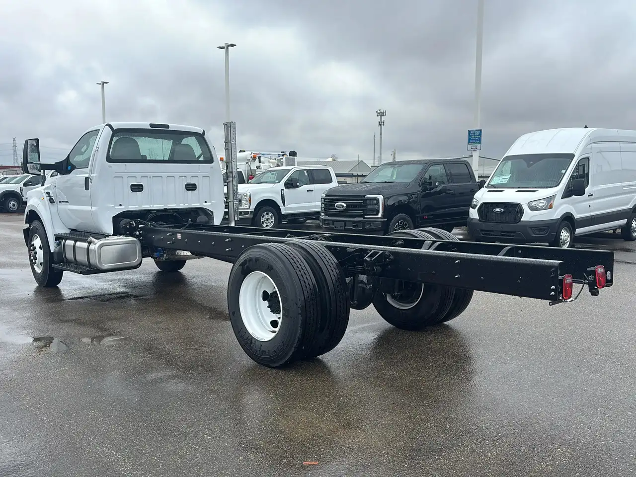 Ford F-650 Super Duty снимка Ford F-650 Super Duty