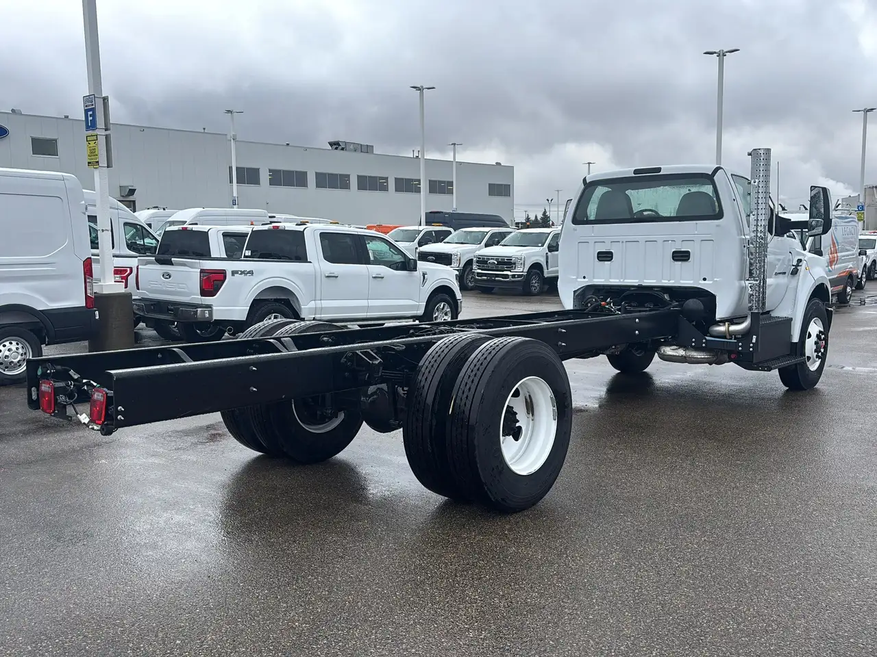 Ford F-650 Super Duty снимка Ford F-650 Super Duty