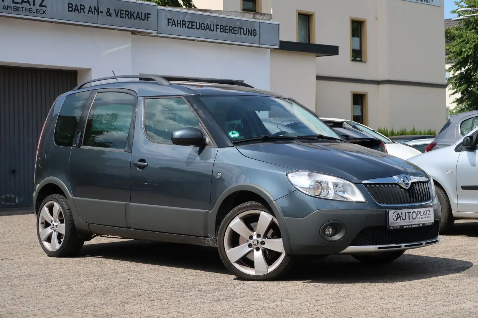 Skoda Roomster Scout 1.2 TSI *PANORAMA *1.HAND Grau - 1