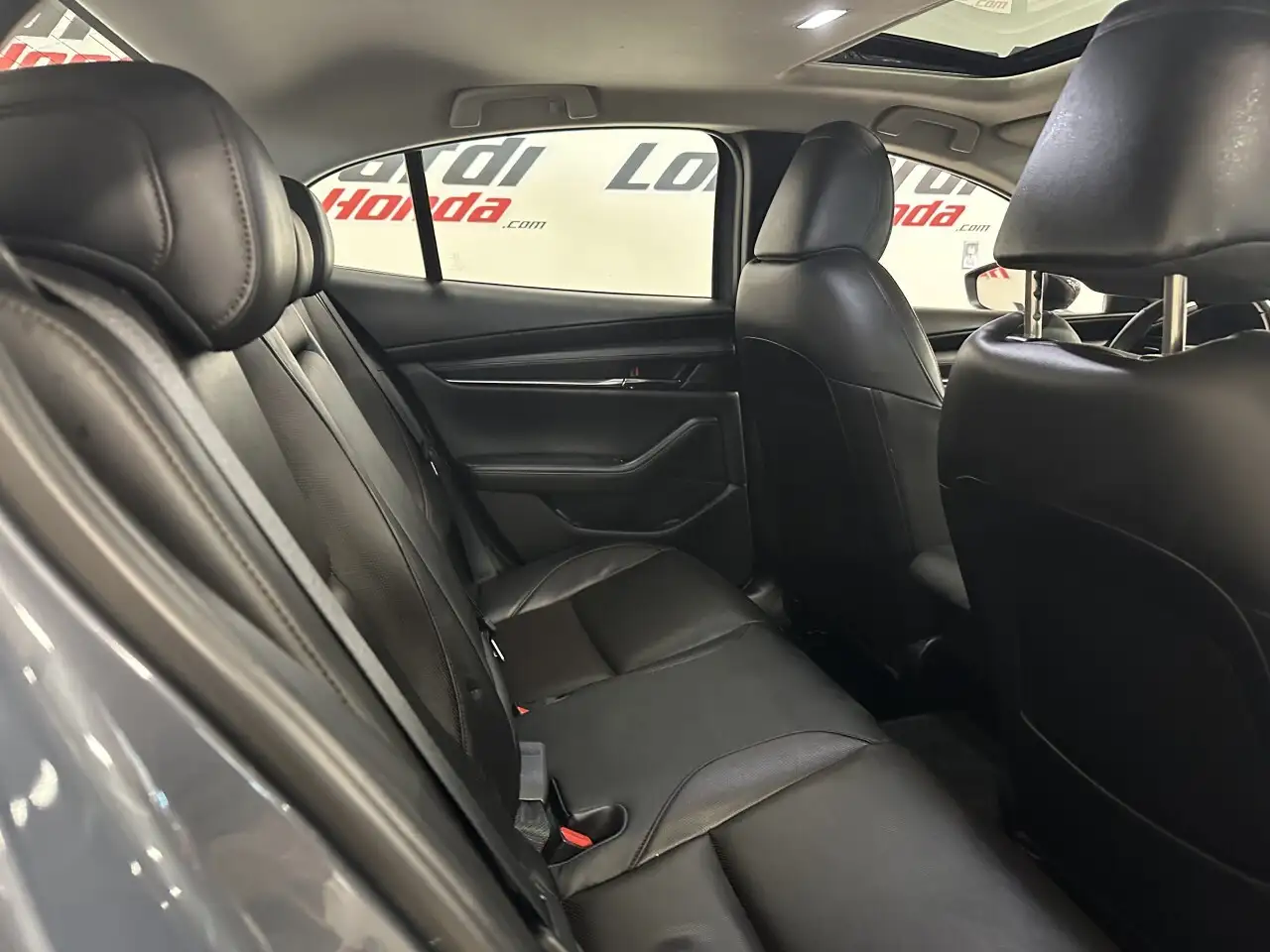 Mazda 3 снимка Mazda 3