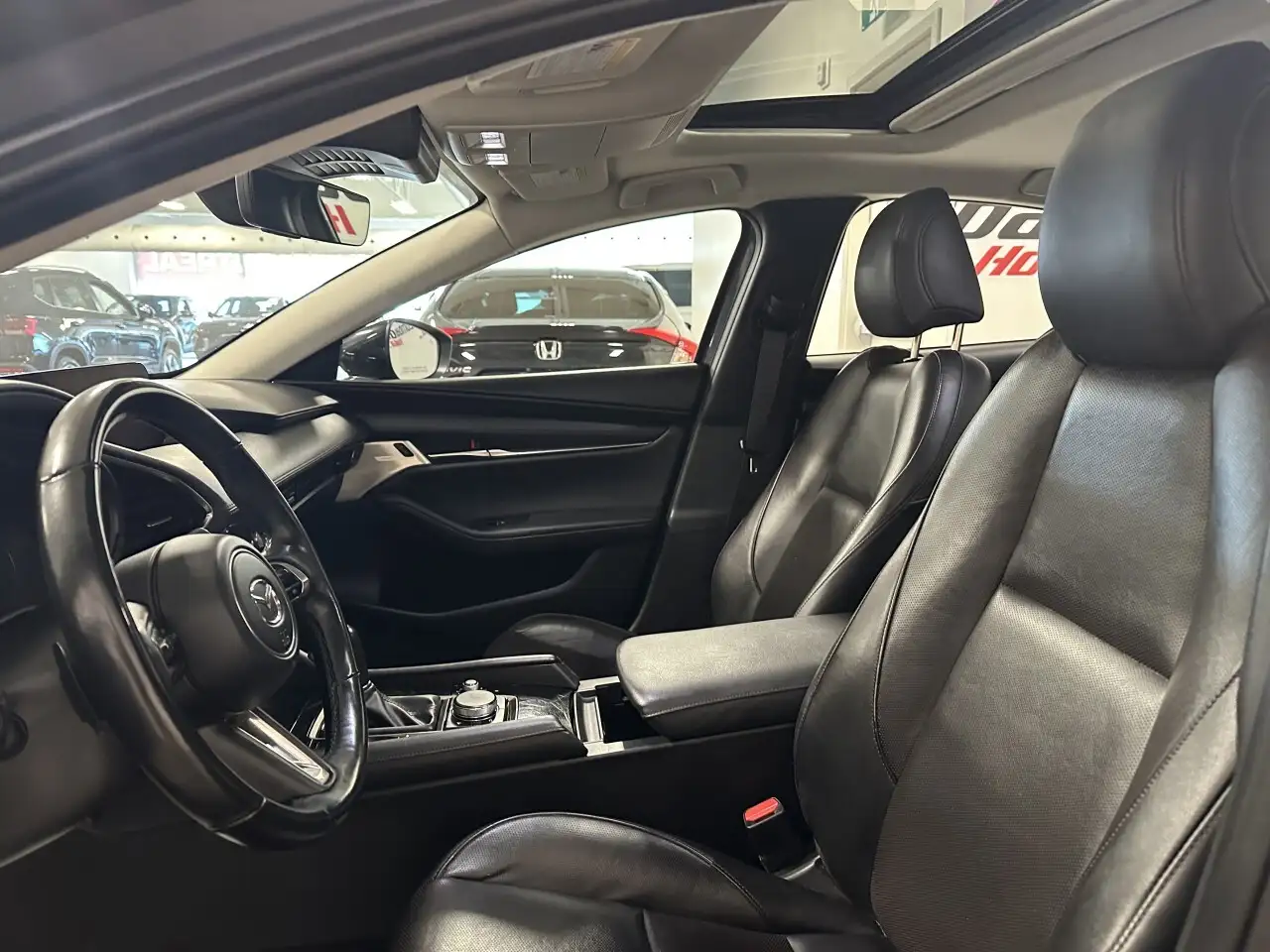 Mazda 3 снимка Mazda 3