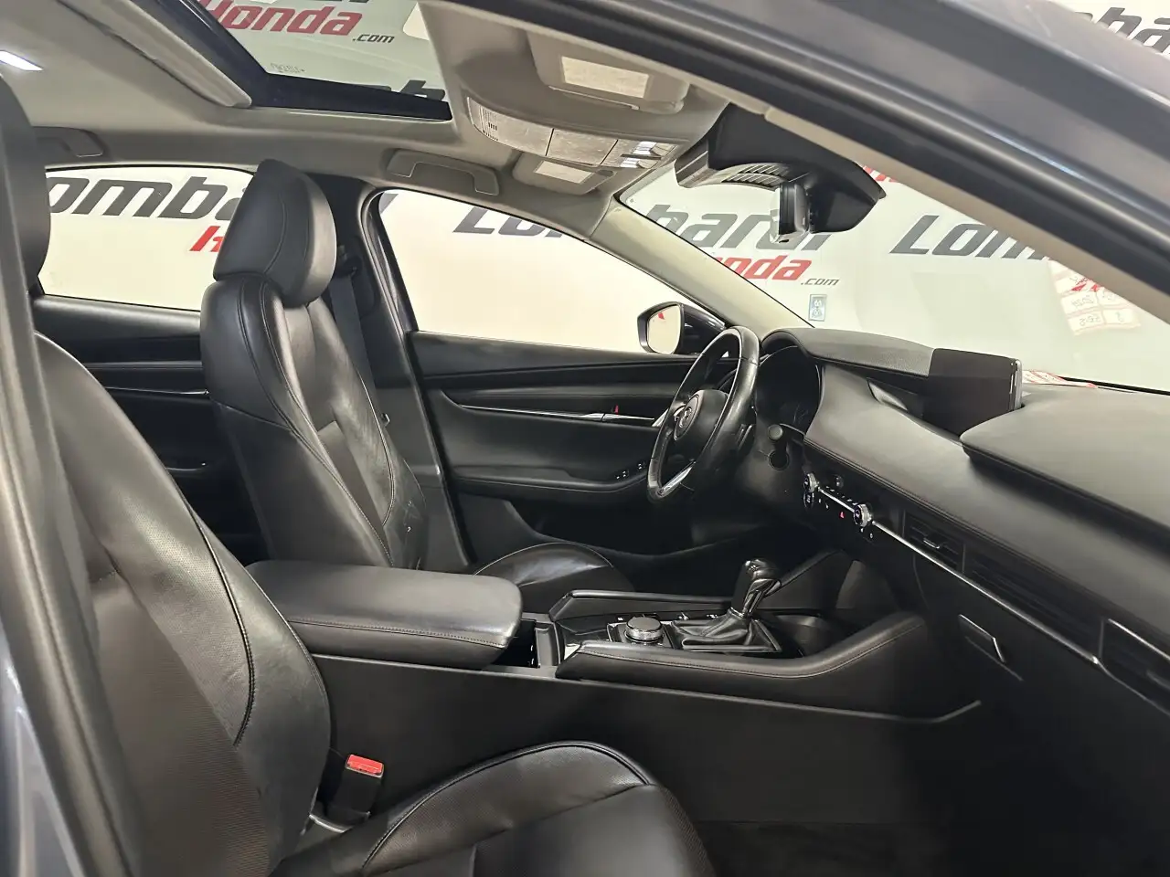 Mazda 3 снимка Mazda 3