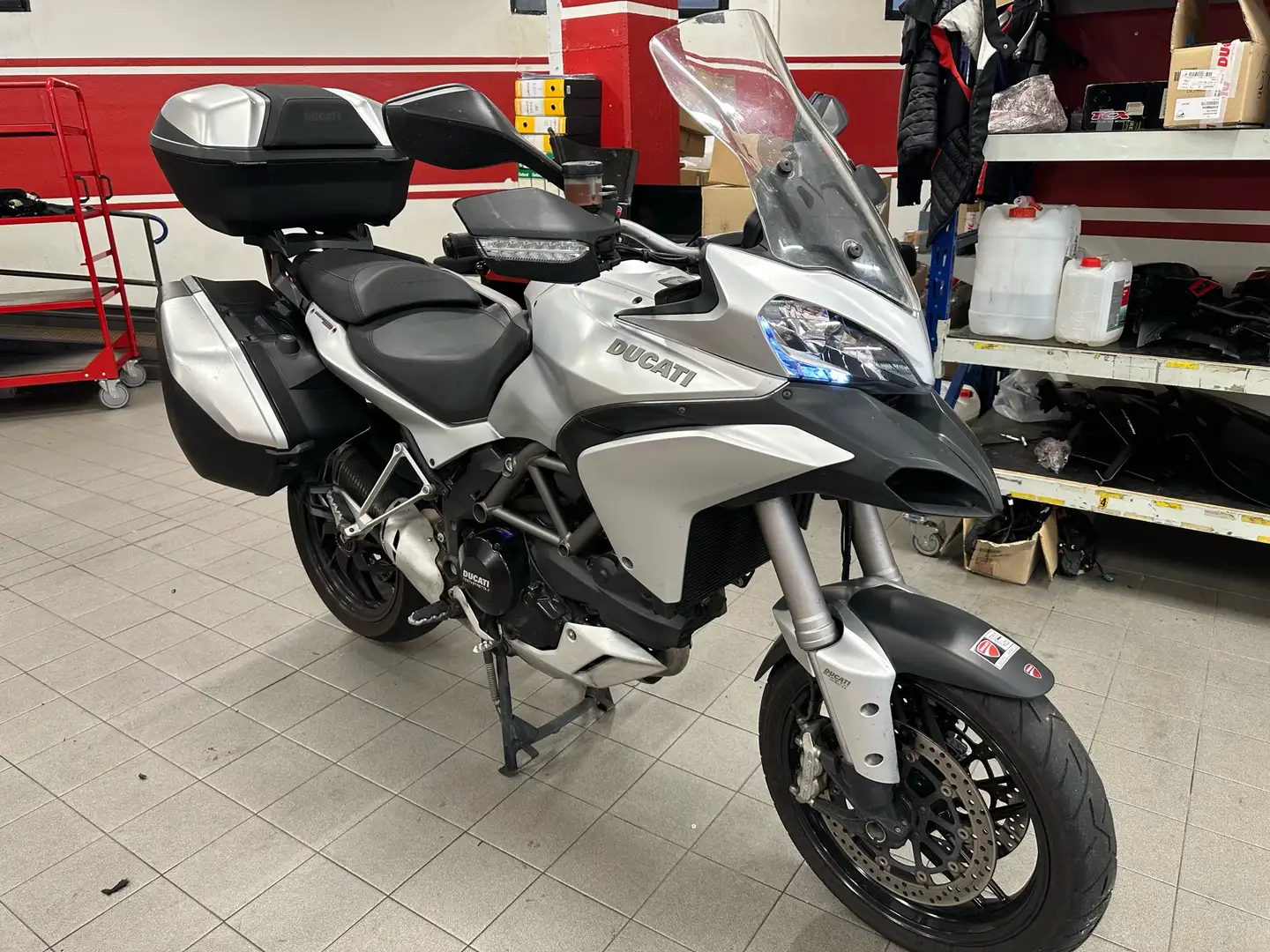 Ducati Multistrada 1200 s - 1