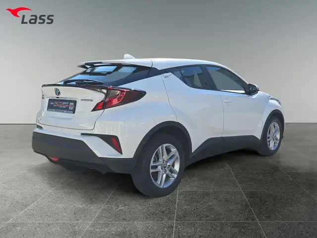 Toyota C-HR view 6