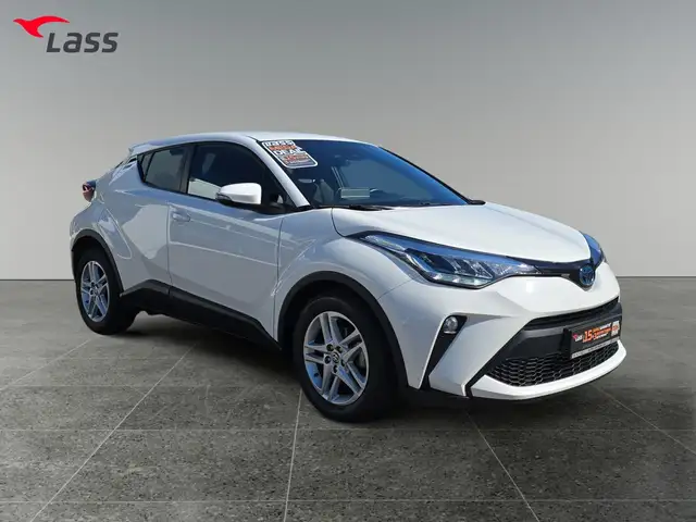 Toyota C-HR view 8