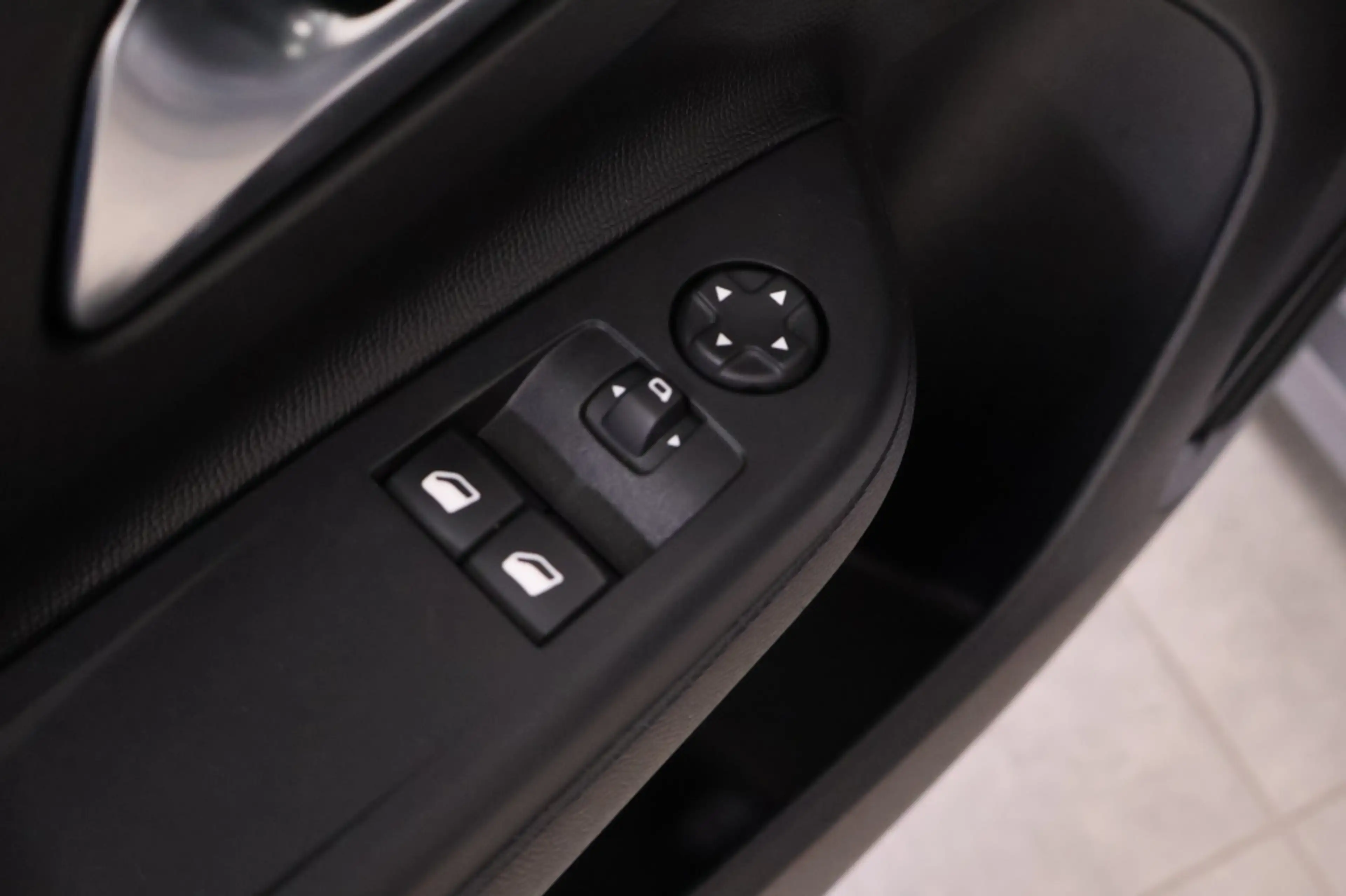 Opel Corsa-e Edition 50 kWh — photo 15