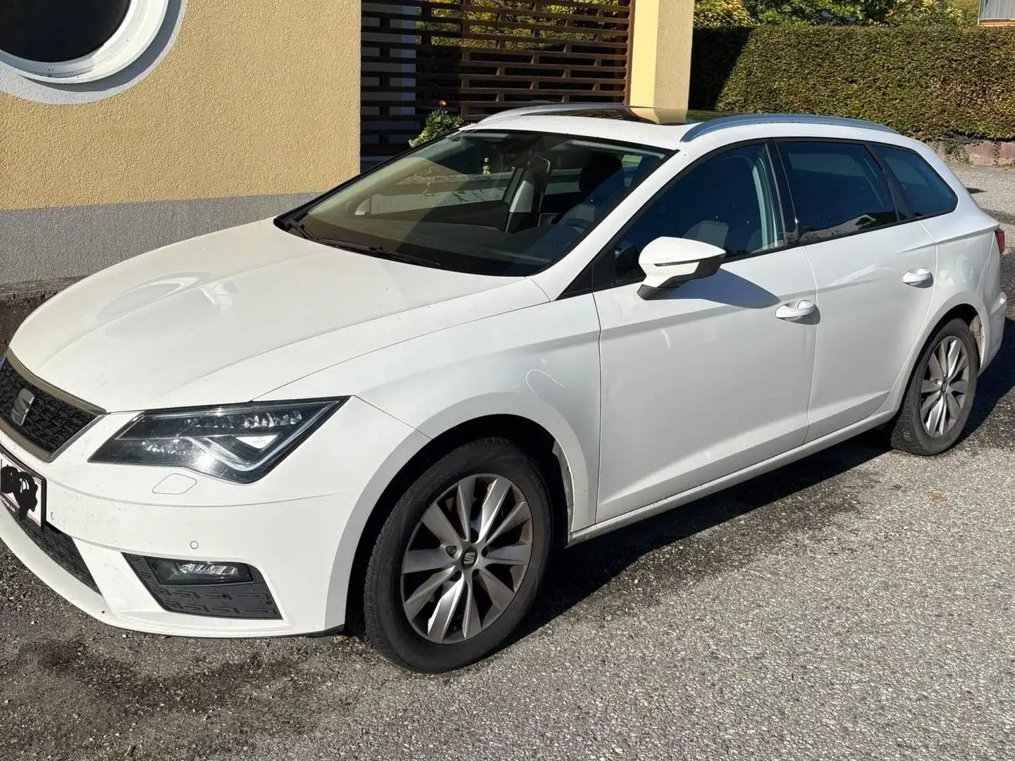 SEAT Leon Leon ST Style 1,6 TDI Start-Stopp Style Weiß - 1