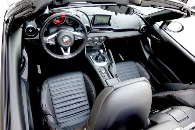 Abarth 124 Spider view 8