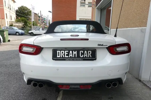 Abarth 124 Spider view 3