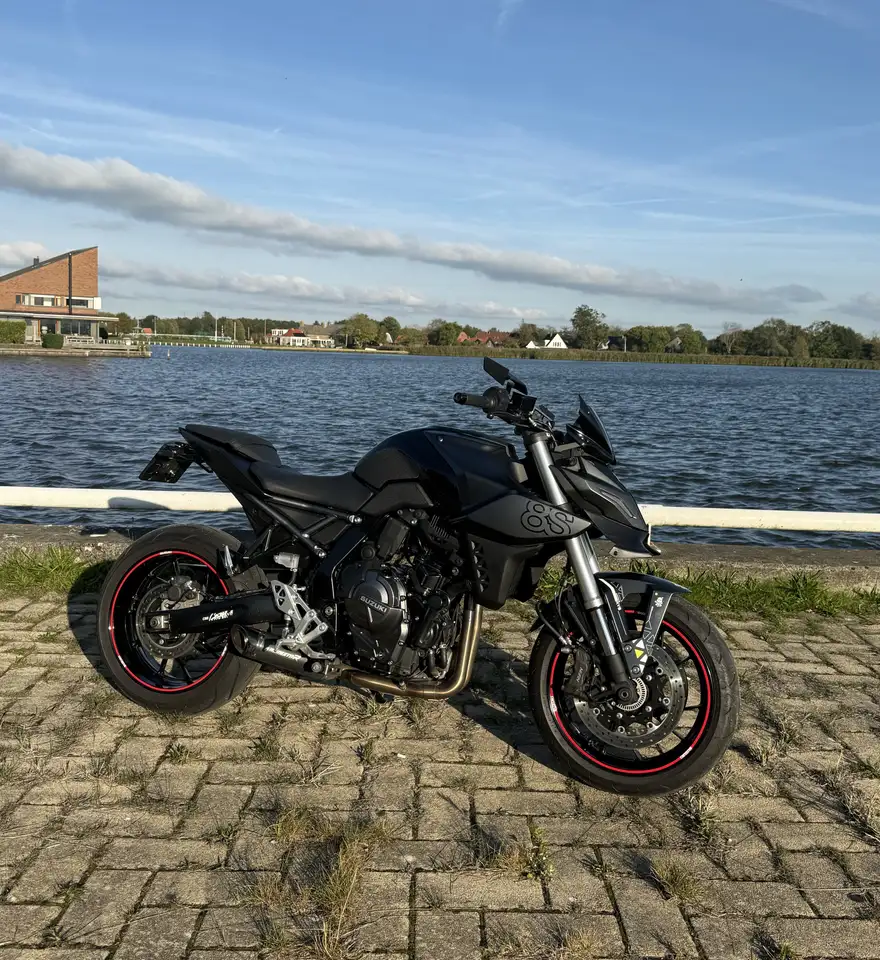 Suzuki GSX 8S