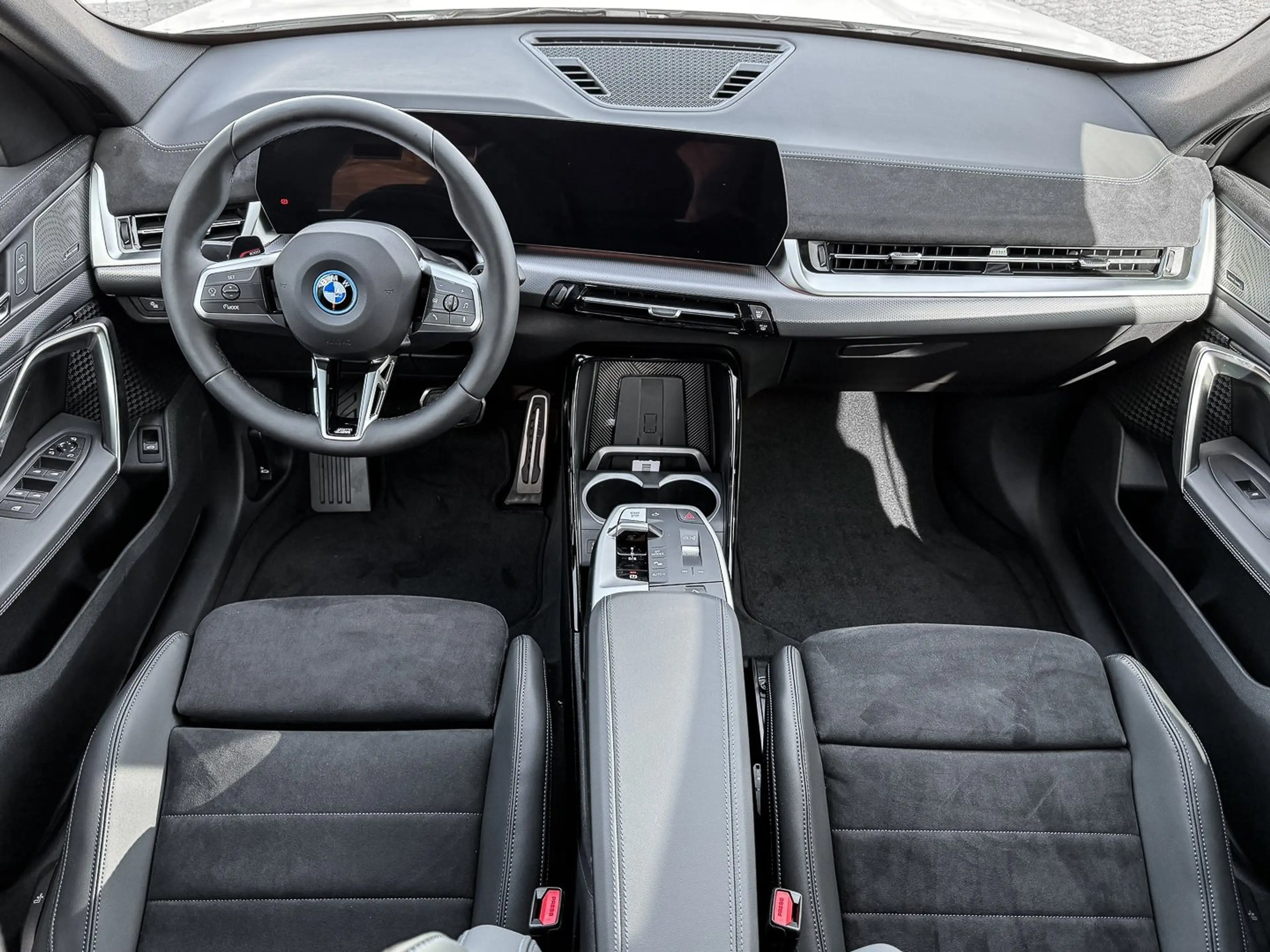 BMW iX1 eDrive20 M Sport ACC RFK NAVI Standh. LED — photo 7