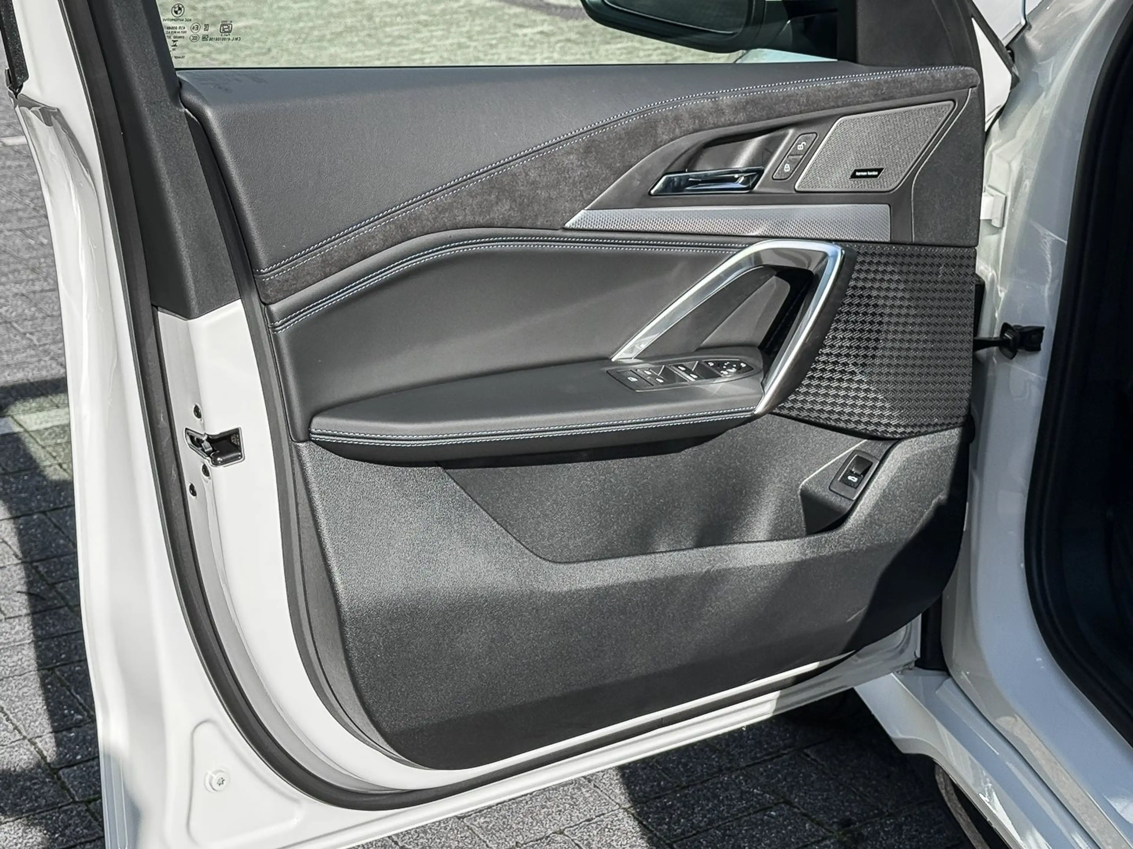 BMW iX1 eDrive20 M Sport ACC RFK NAVI Standh. LED — photo 13