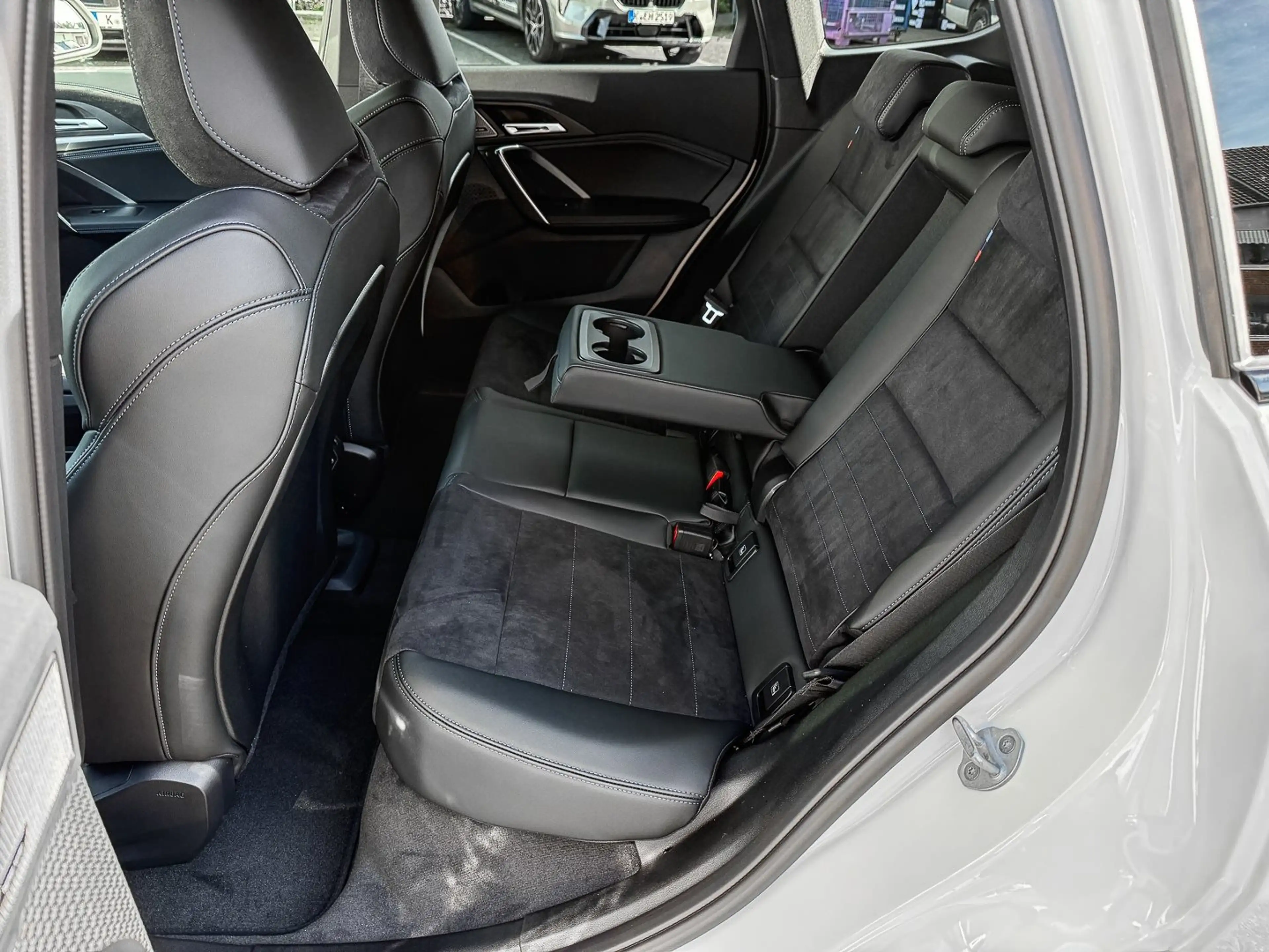 BMW iX1 eDrive20 M Sport ACC RFK NAVI Standh. LED — photo 15