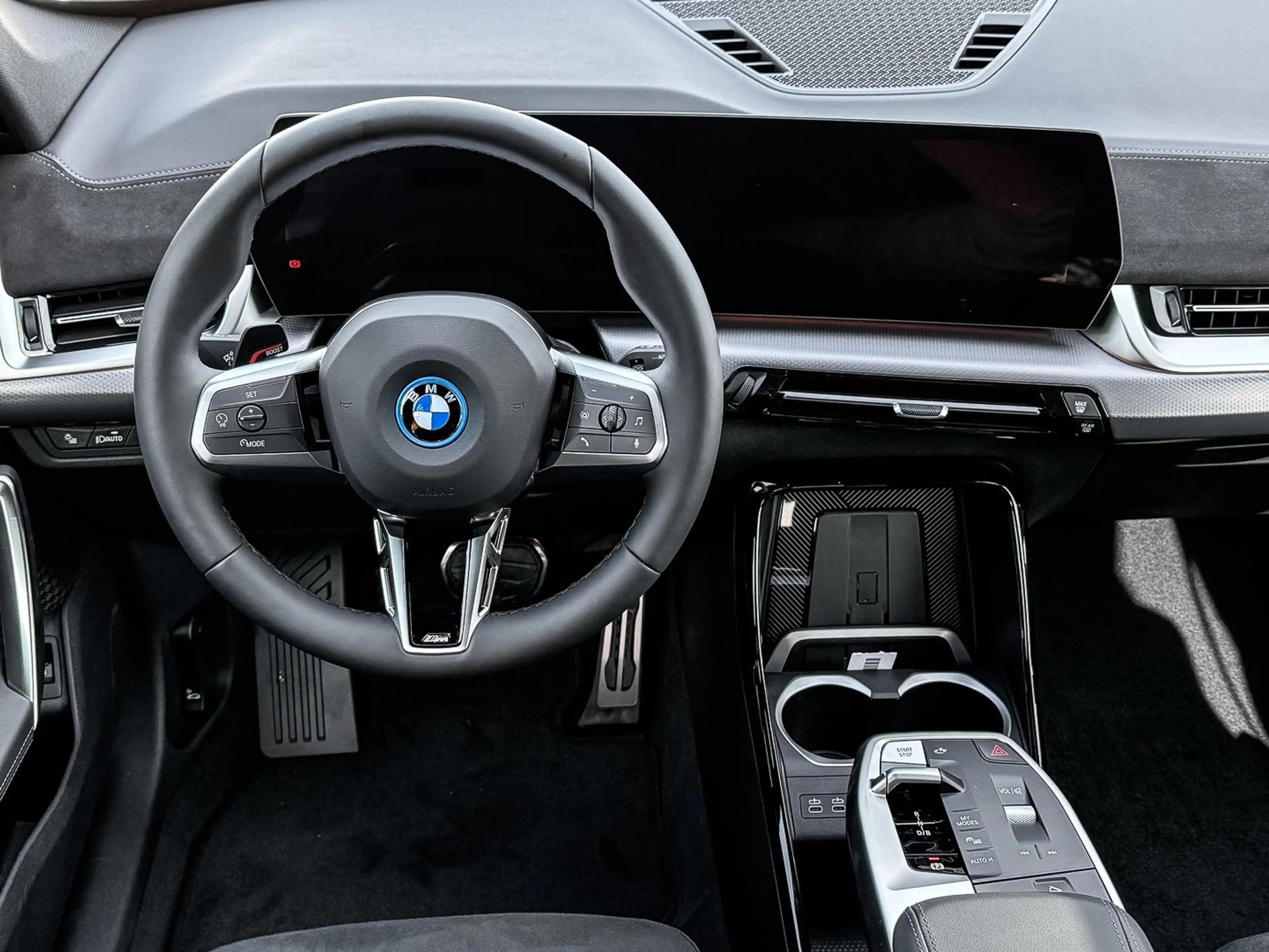 BMW iX1 eDrive20 M Sport ACC RFK NAVI Standh. LED — photo 8