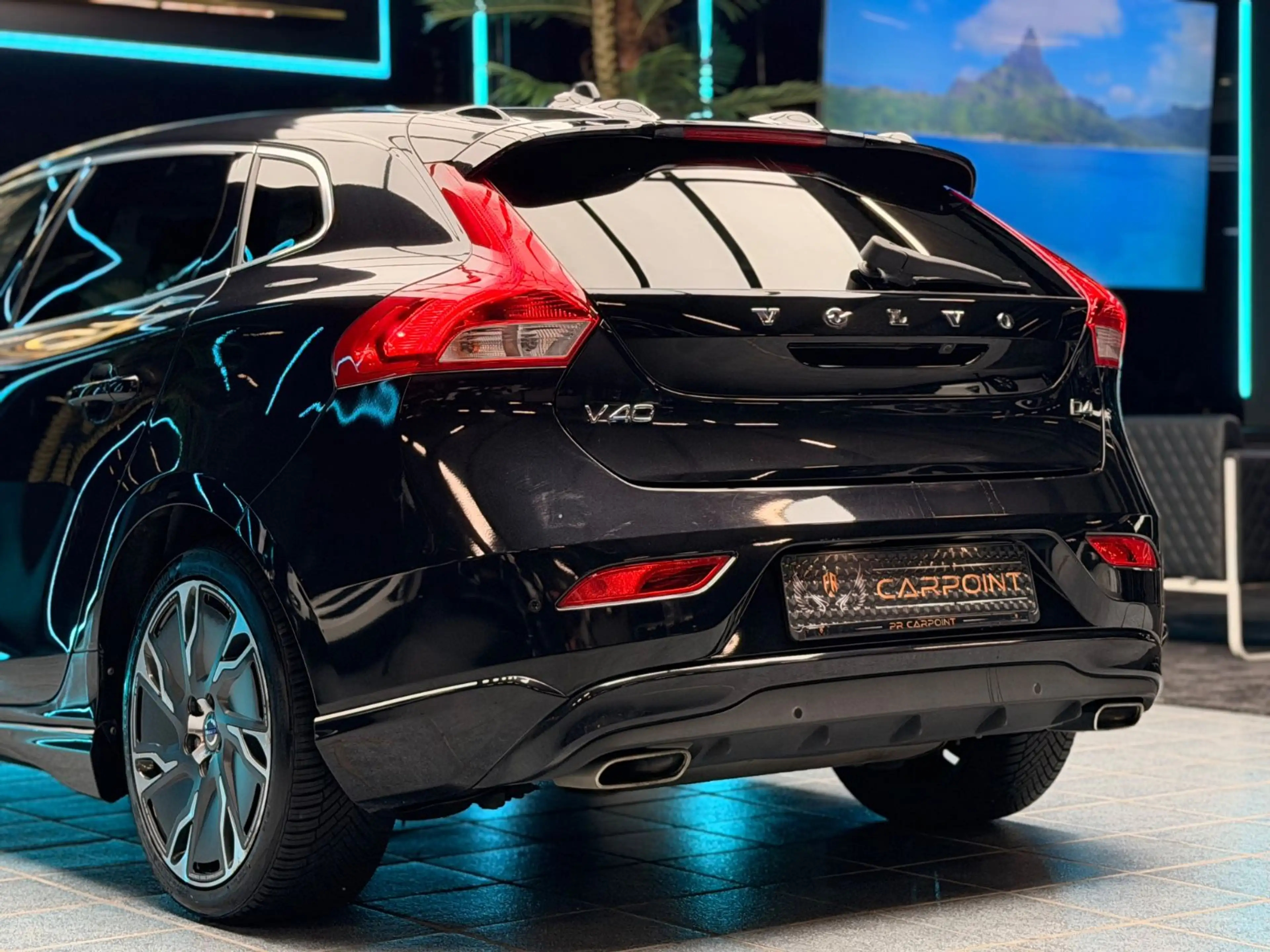 Volvo V40 Summum 2.0l D4/ Volleder/LED/CAM/Head-Up — photo 11