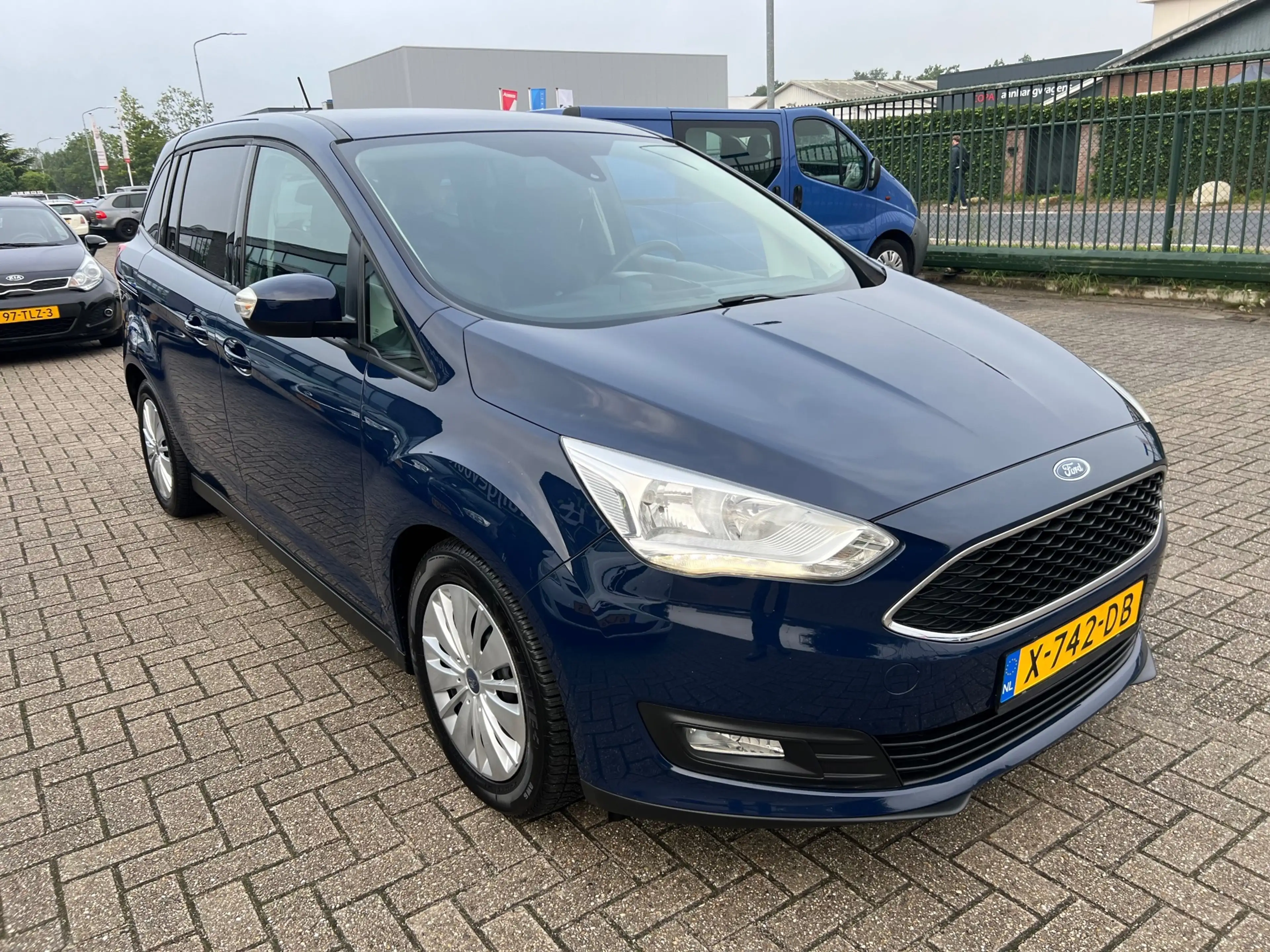 Ford Grand C-Max 1.0 Ambiente — photo 2