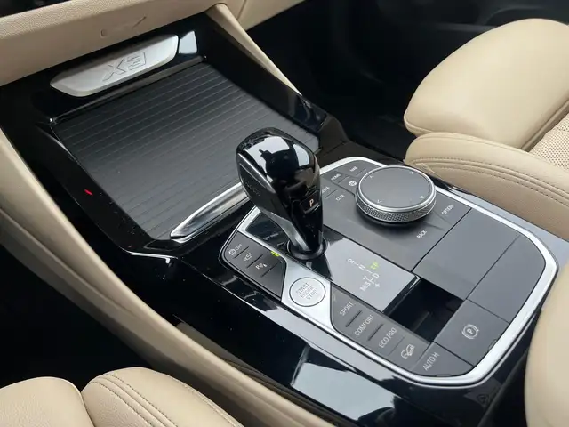 BMW X3 view 13