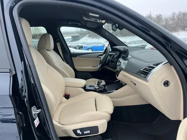 BMW X3 view 24