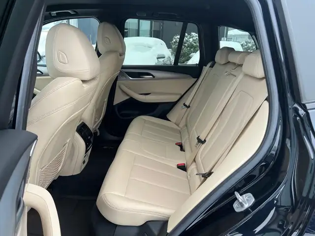 BMW X3 view 23