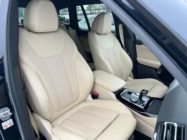 BMW X3 view 25