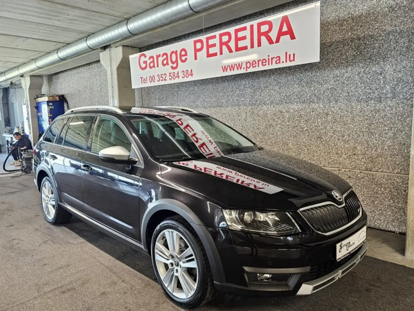 Skoda Octavia 2.0 TDI 184 DSG 4X4 SCOUT PANO CUIR NAVI Noir - 1